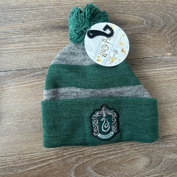 NWT Slytherin Harry Potter Beanies - Picture 3 of 3